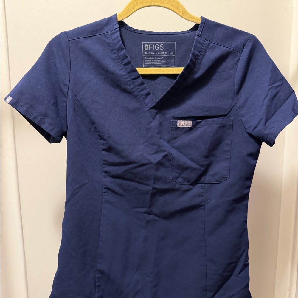 Figs Women's Navy Blue V-Neck Caterina Scrub Top